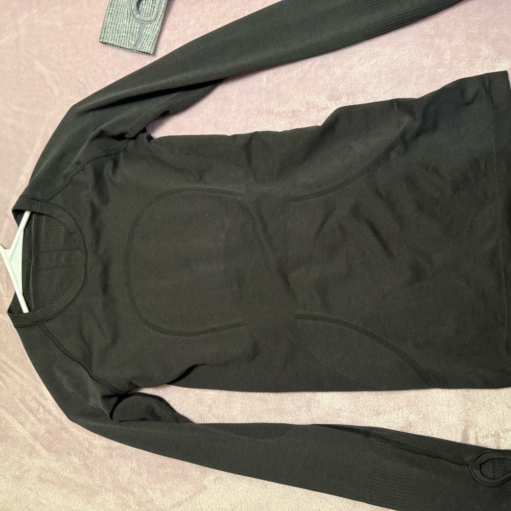 Black Long Sleeve run swiftly Top